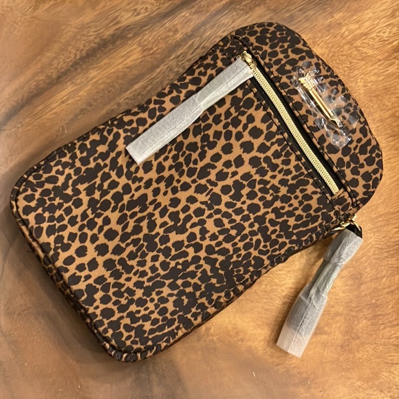 Brand New Stella & Dot Leopard Crush It Essential Crossbody - Picture 5 of 10